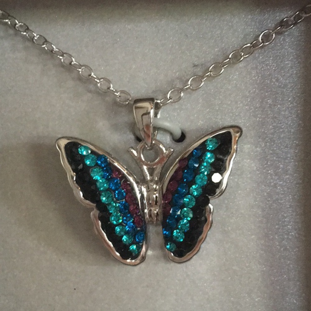 NWT 🦋 FINE SILVER BLUE CRYSTAL BUTTERFLY NECKLACE - Picture 3 of 6
